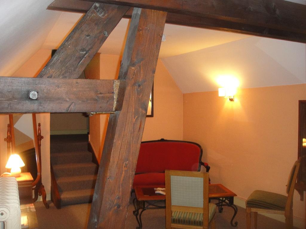 Hotel L' Ecu Montbard Eksteriør billede